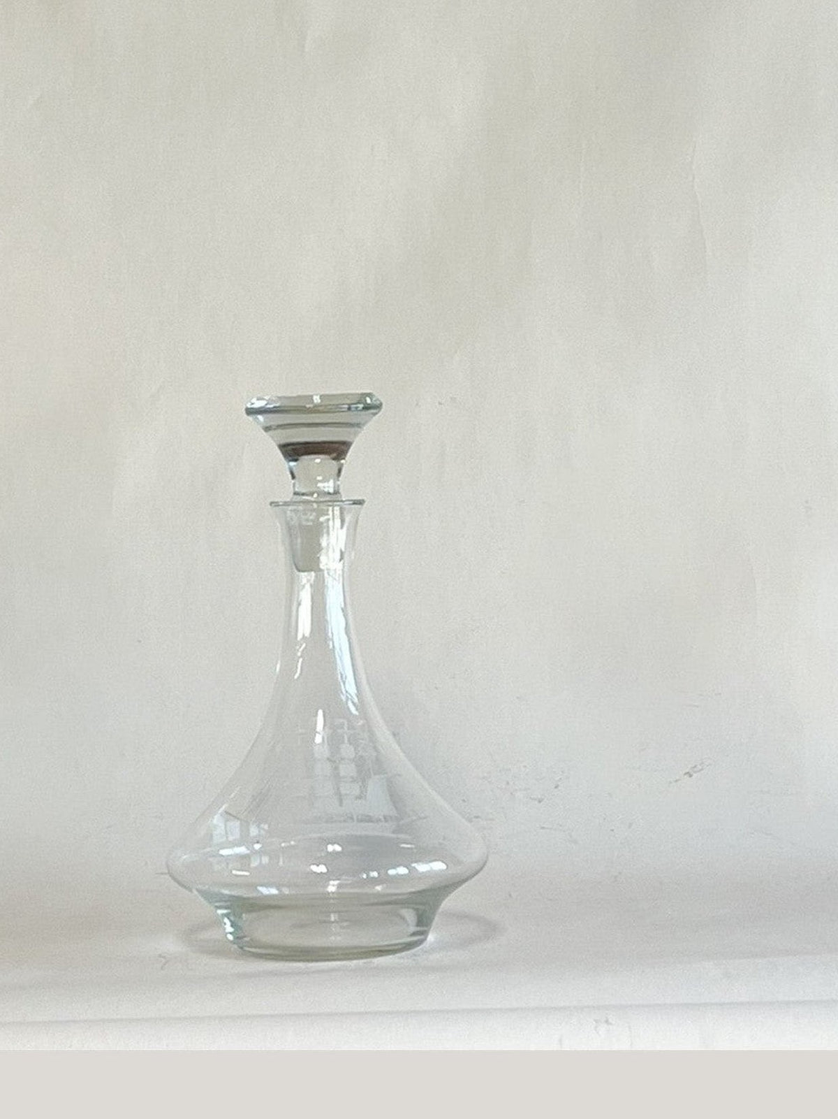 Decanter with ship etching
