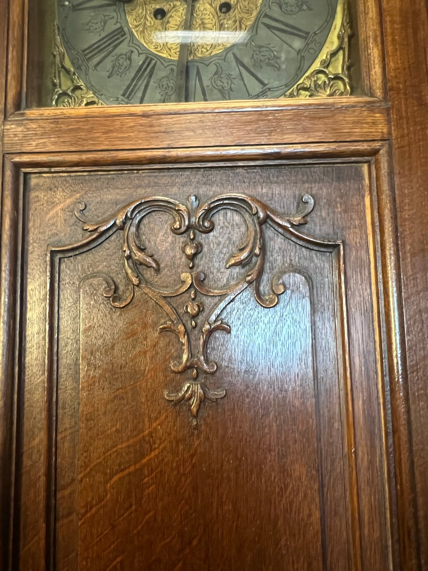 Antique French Oak Hutch with Clock & Carved Details, Early 1900s