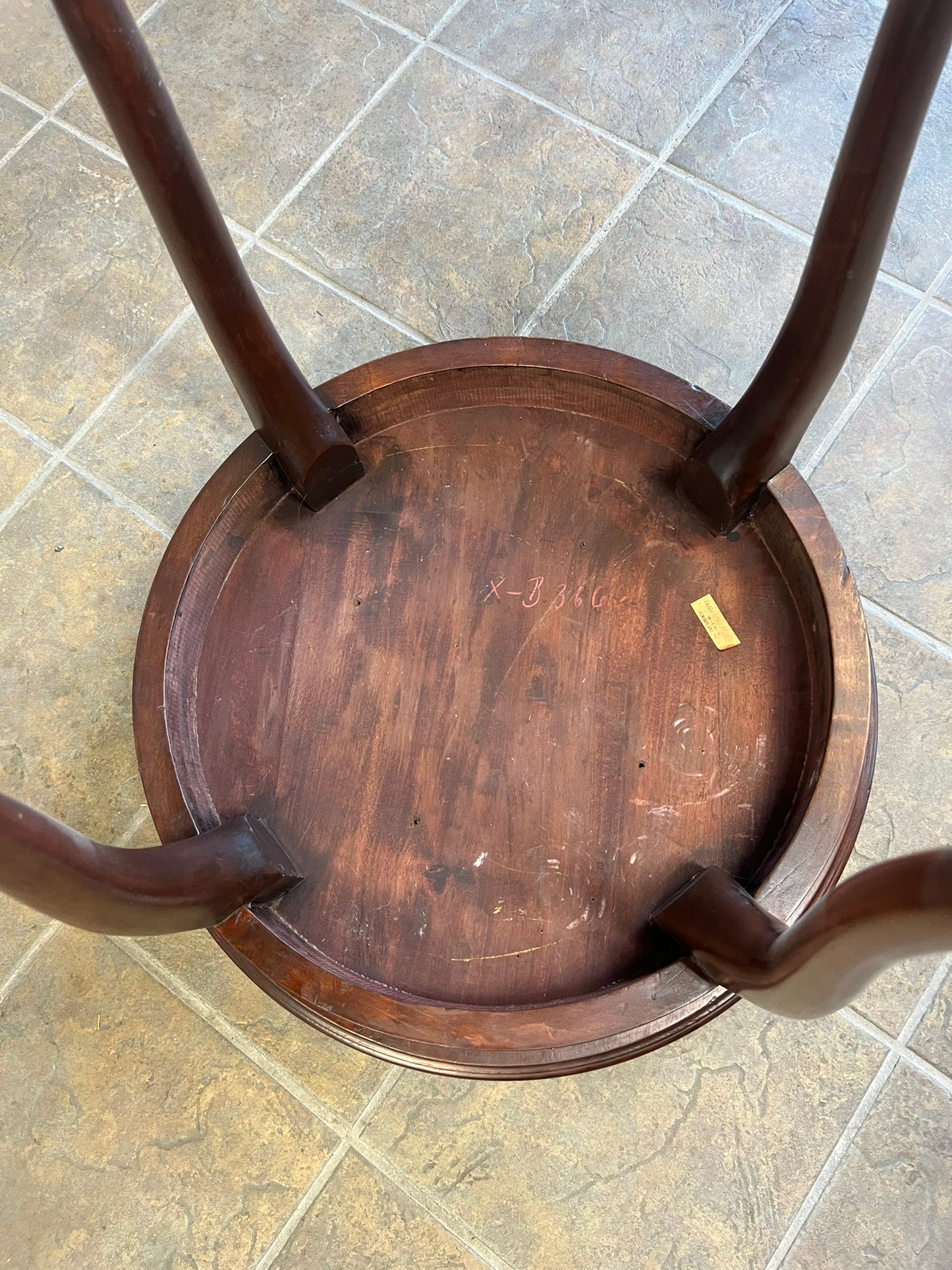 Vintage Austrian Walnut Side Table – Round Top with Elegant Cabriole Legs