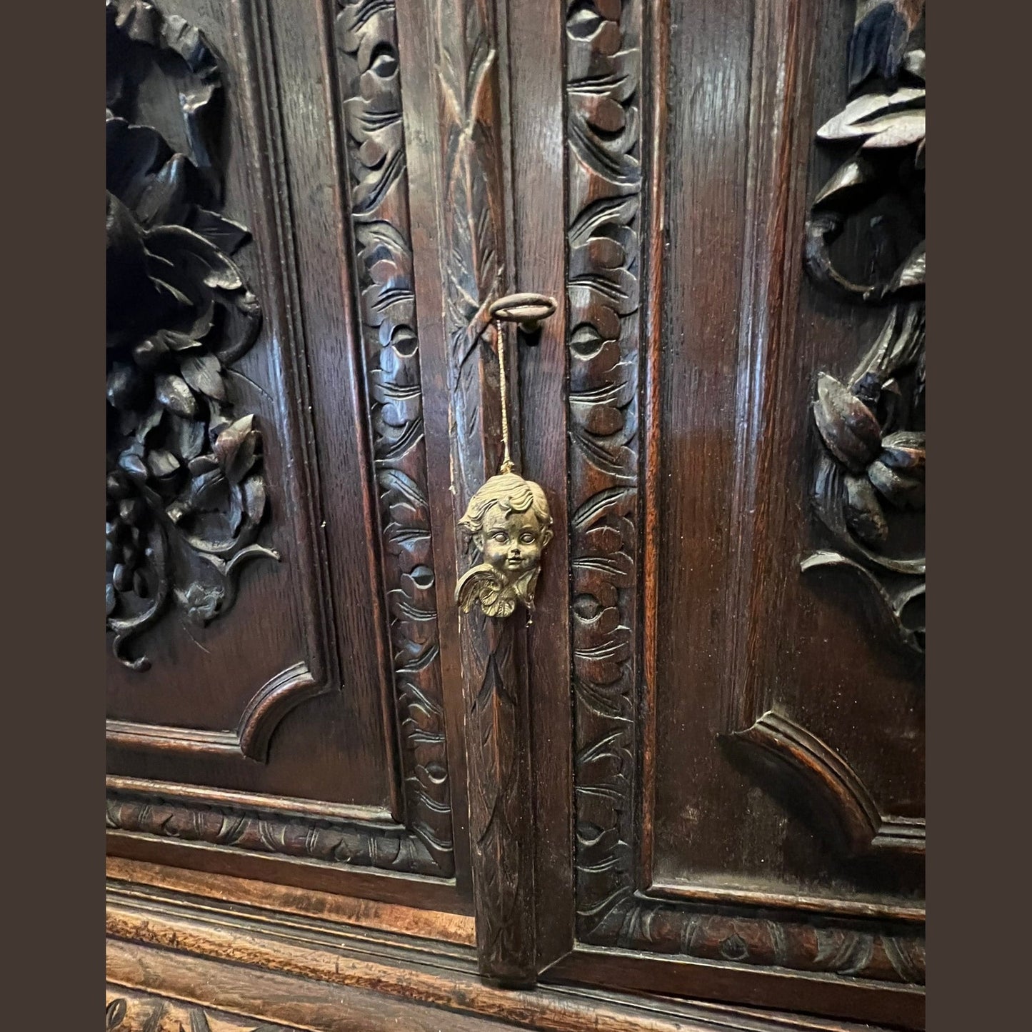 Antique French Normandy Solid Oak Hutch, Early 20th Century