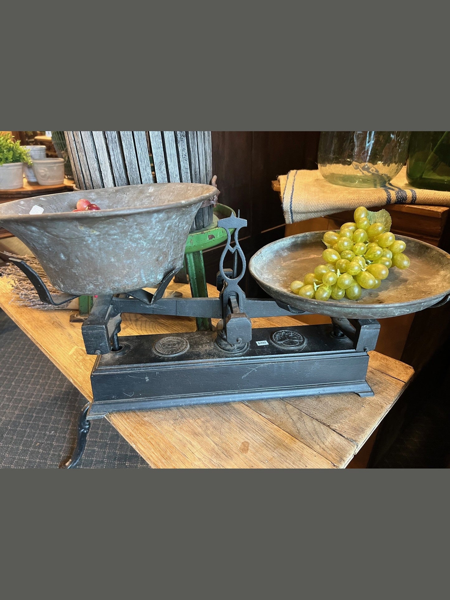 Vintage European Iron Scale - Black, Medium, #365