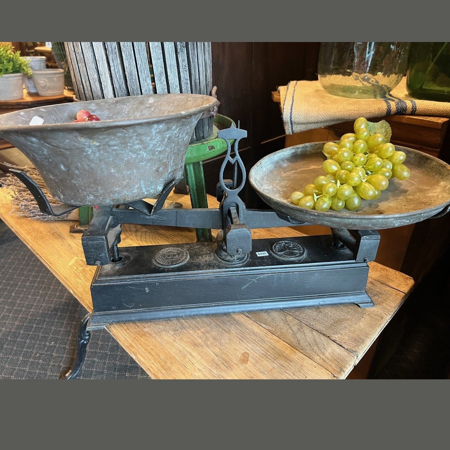 Vintage European Iron Scale - Black, Medium, #365