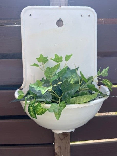 Antique White Wall Basin