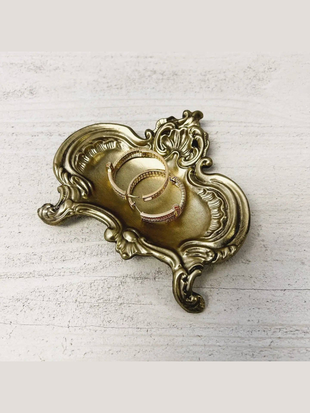 VINTAGE JEWELRY DISH