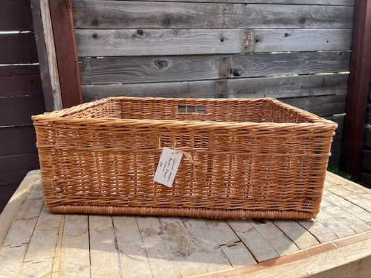 Woven German Bakery Basket - Medium