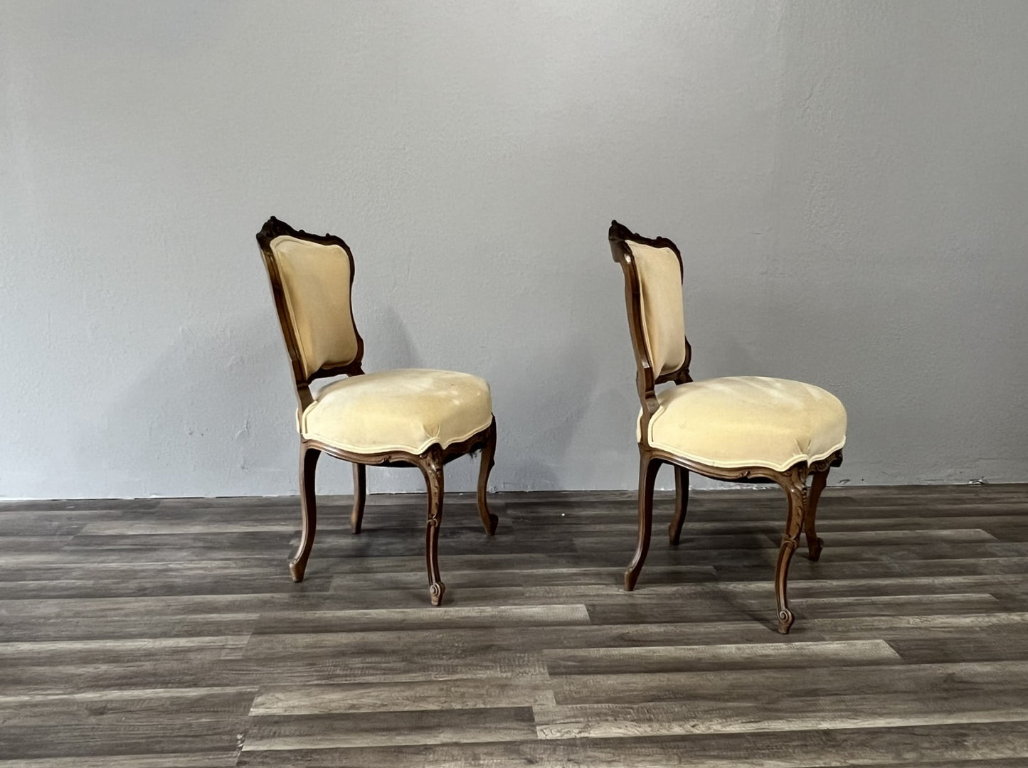 Antique French Walnut Louis XV Chairs – Pair of 19th Century Accent Chairs