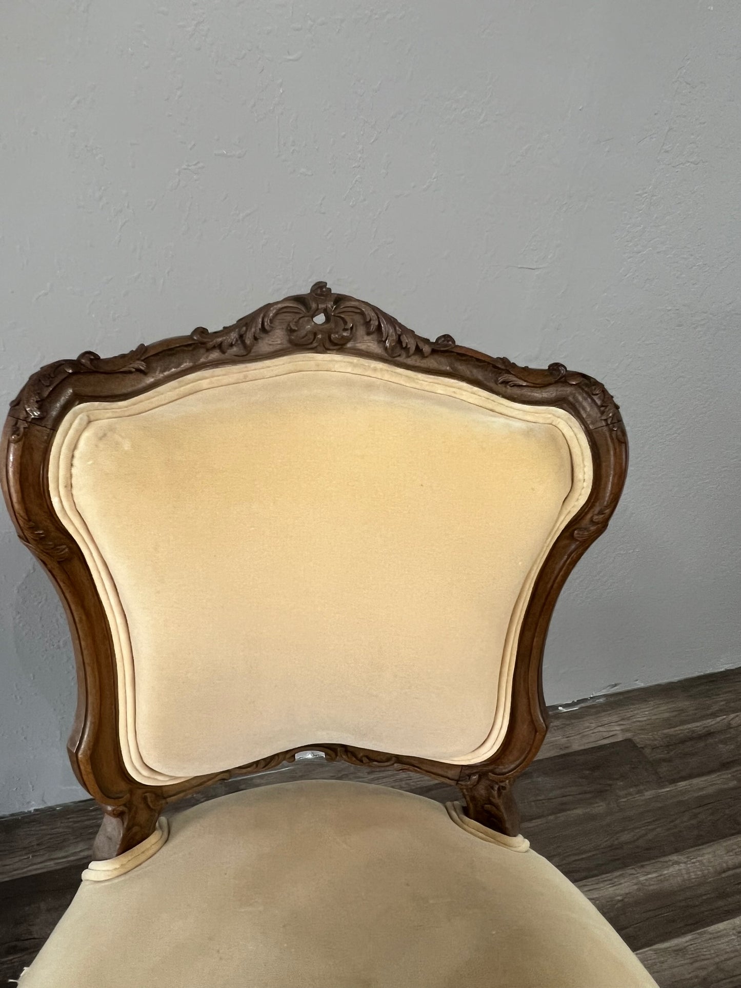 Antique French Walnut Louis XV Chairs – Pair of 19th Century Accent Chairs