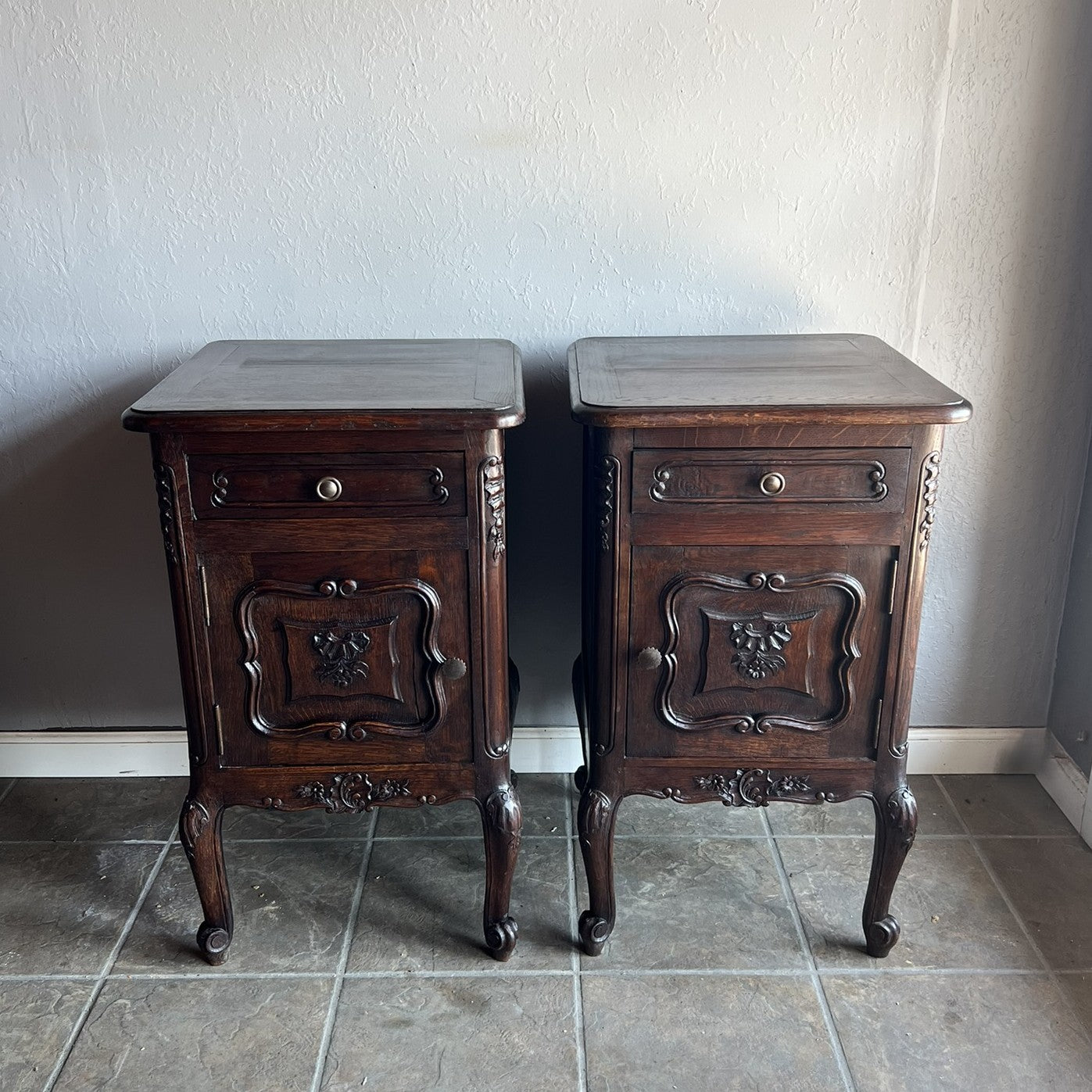 Pair of Vintage Belgian Dark Oak Nightstands – Louis XV Style Bedside Tables #128