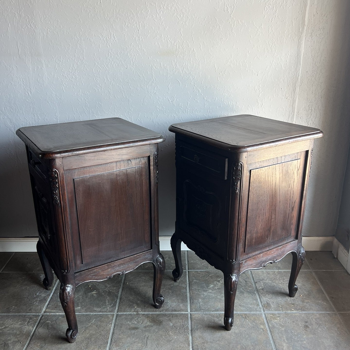 Pair of Vintage Belgian Dark Oak Nightstands – Louis XV Style Bedside Tables #128