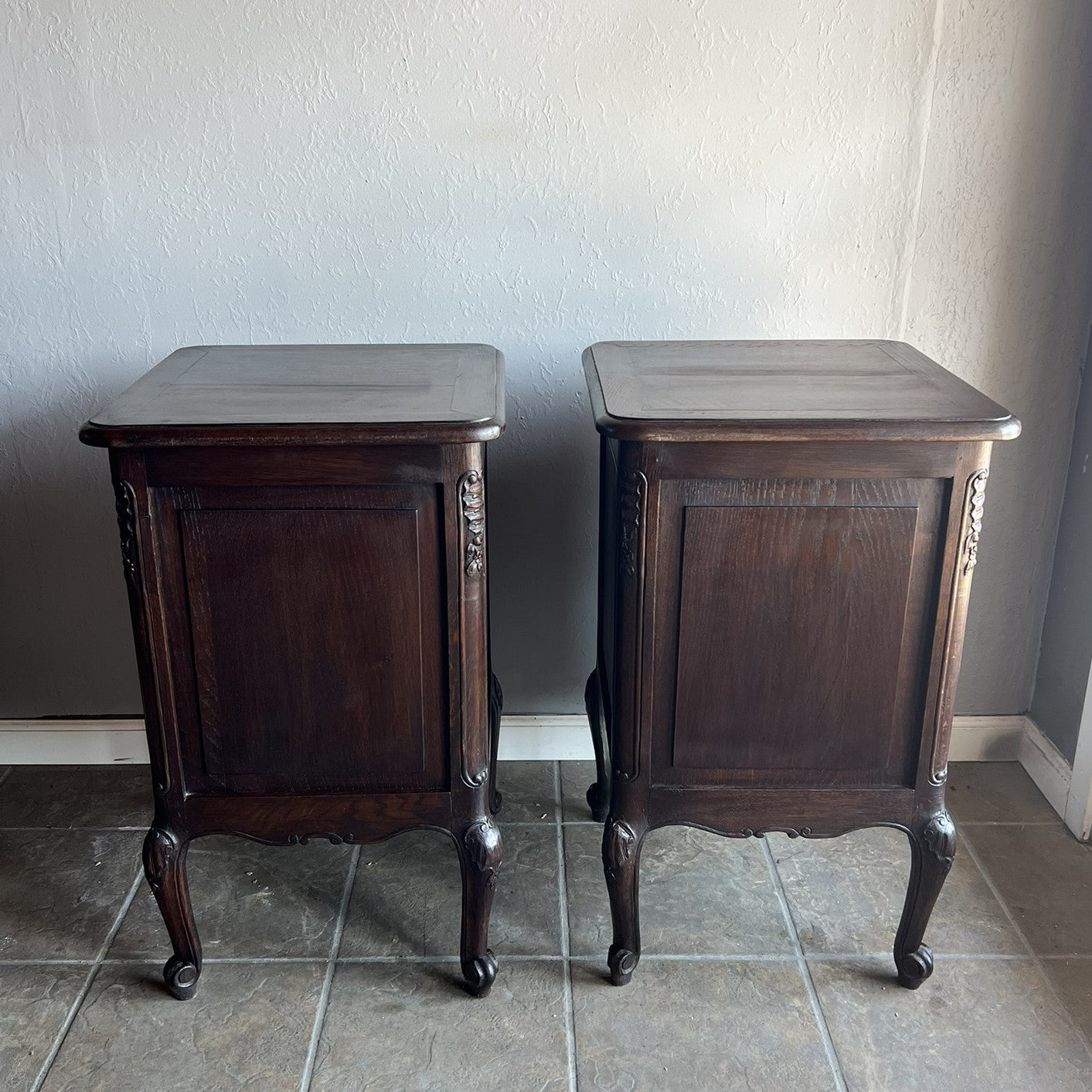 Pair of Vintage Belgian Dark Oak Nightstands – Louis XV Style Bedside Tables #128