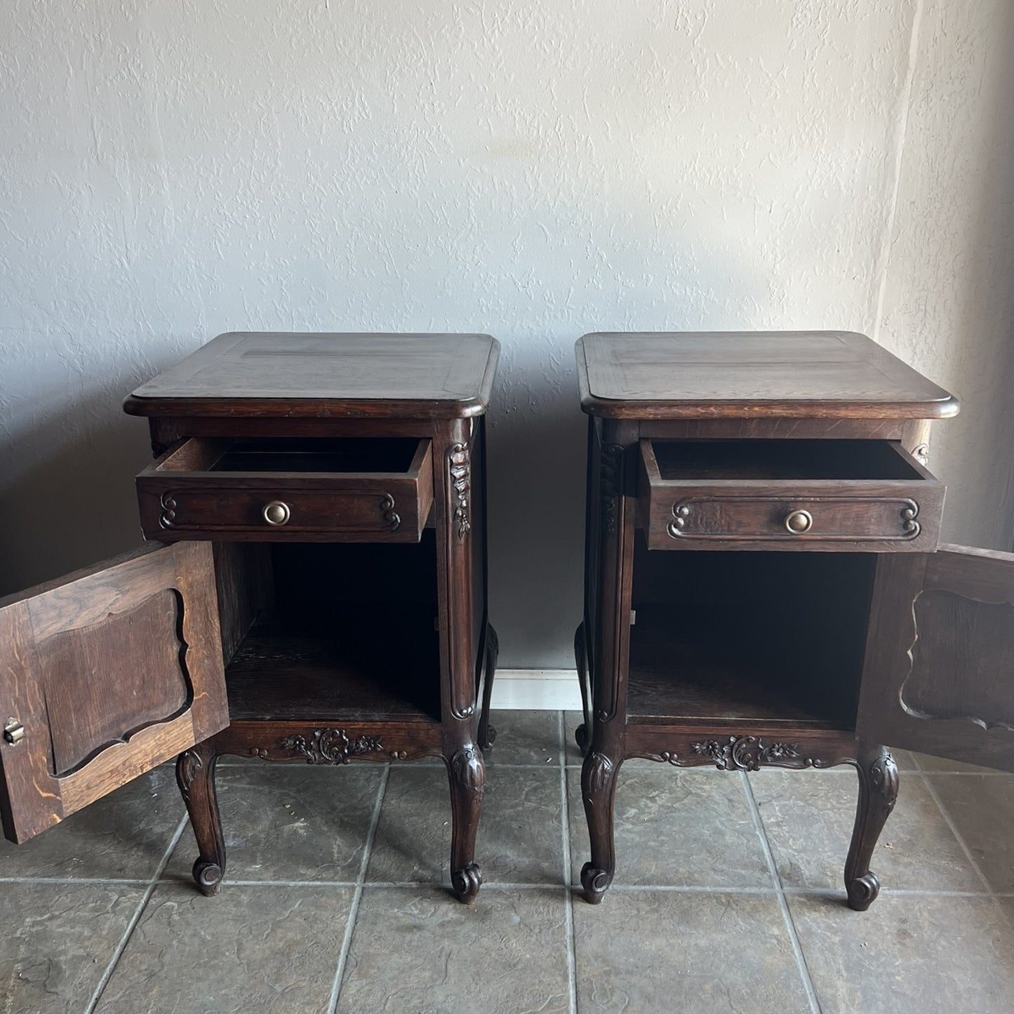 Pair of Vintage Belgian Dark Oak Nightstands – Louis XV Style Bedside Tables #128