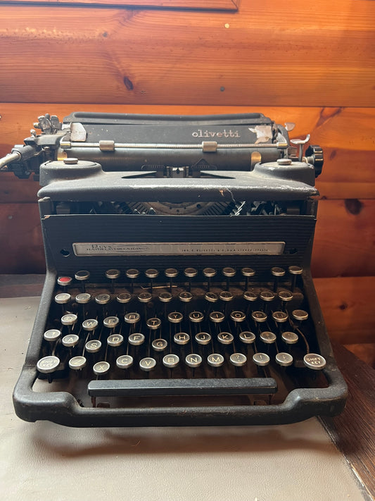 Vintage Typewriter - Olivetti #330
