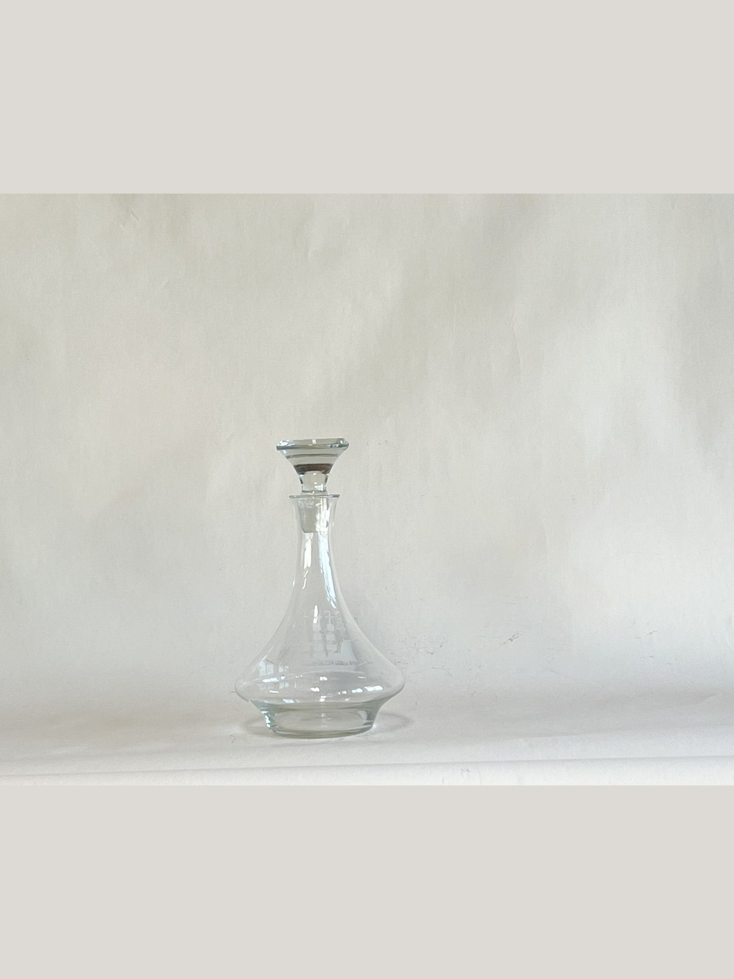 Decanter with ship etching