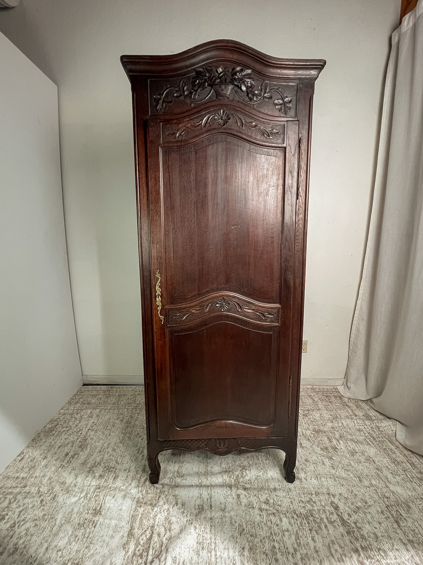 French Normandy Oak Bonnetière Armoire