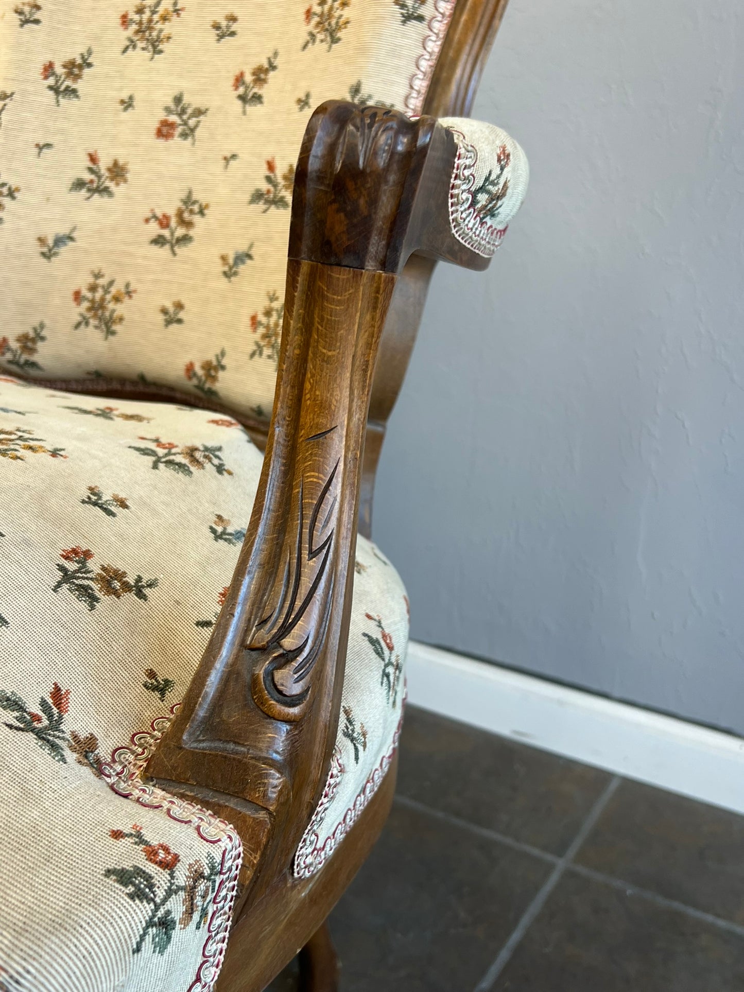 Antique French Louis XV Walnut Armchair with Carved Wood & Floral Upholstery
