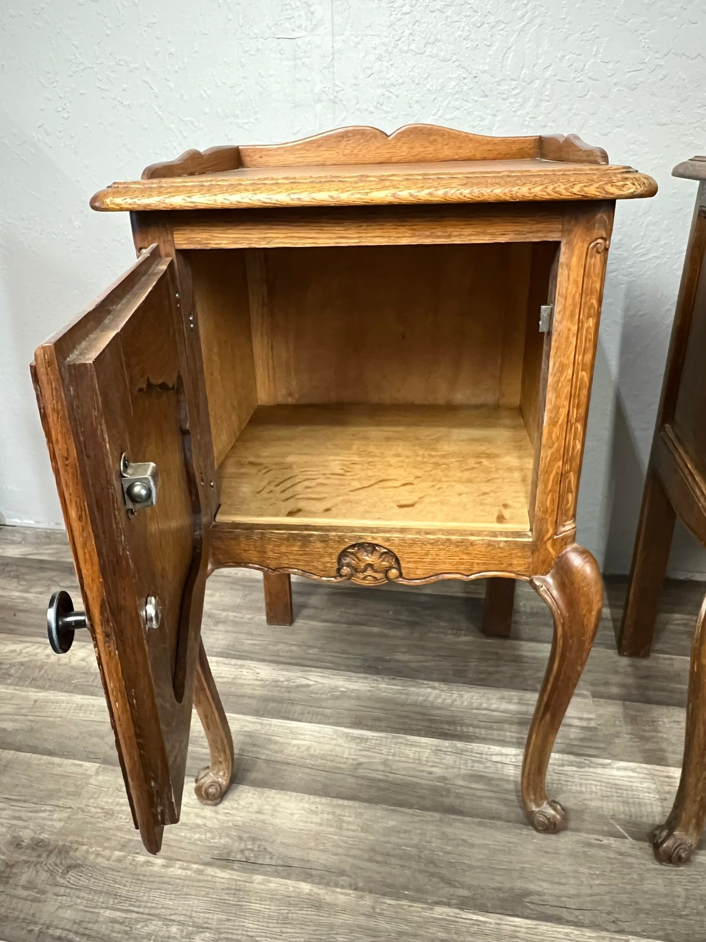 Pair of Vintage Belgian Oak Nightstands – Louis XV Style Bedside Tables with Drawers #643