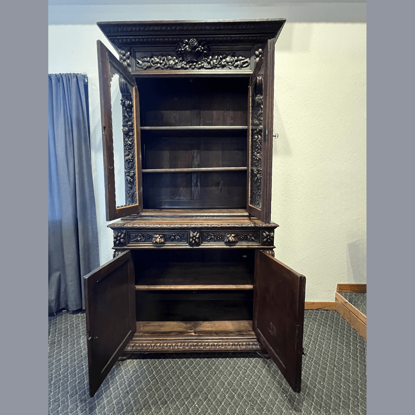 Antique French Normandy Solid Oak Hutch, Early 20th Century