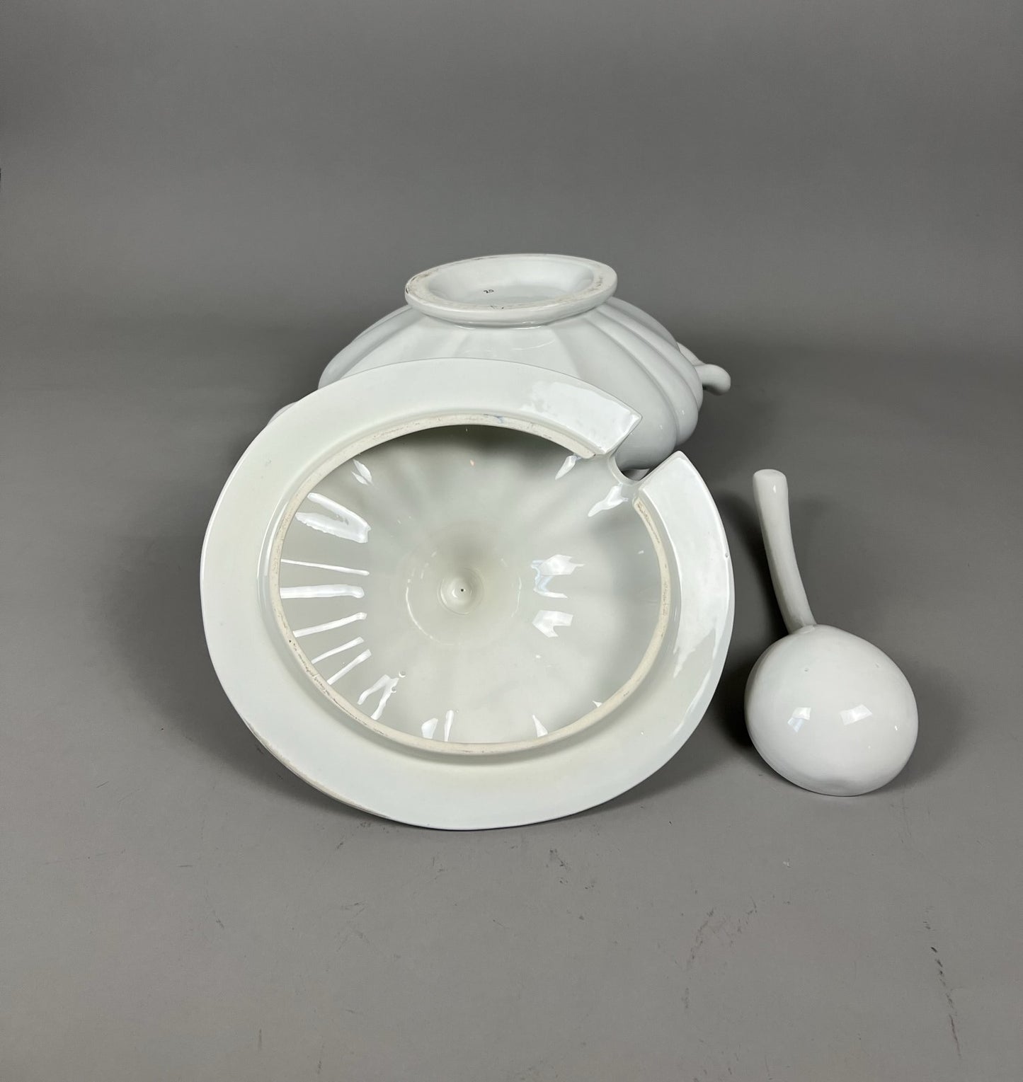 Tureen - Italian White with Platter