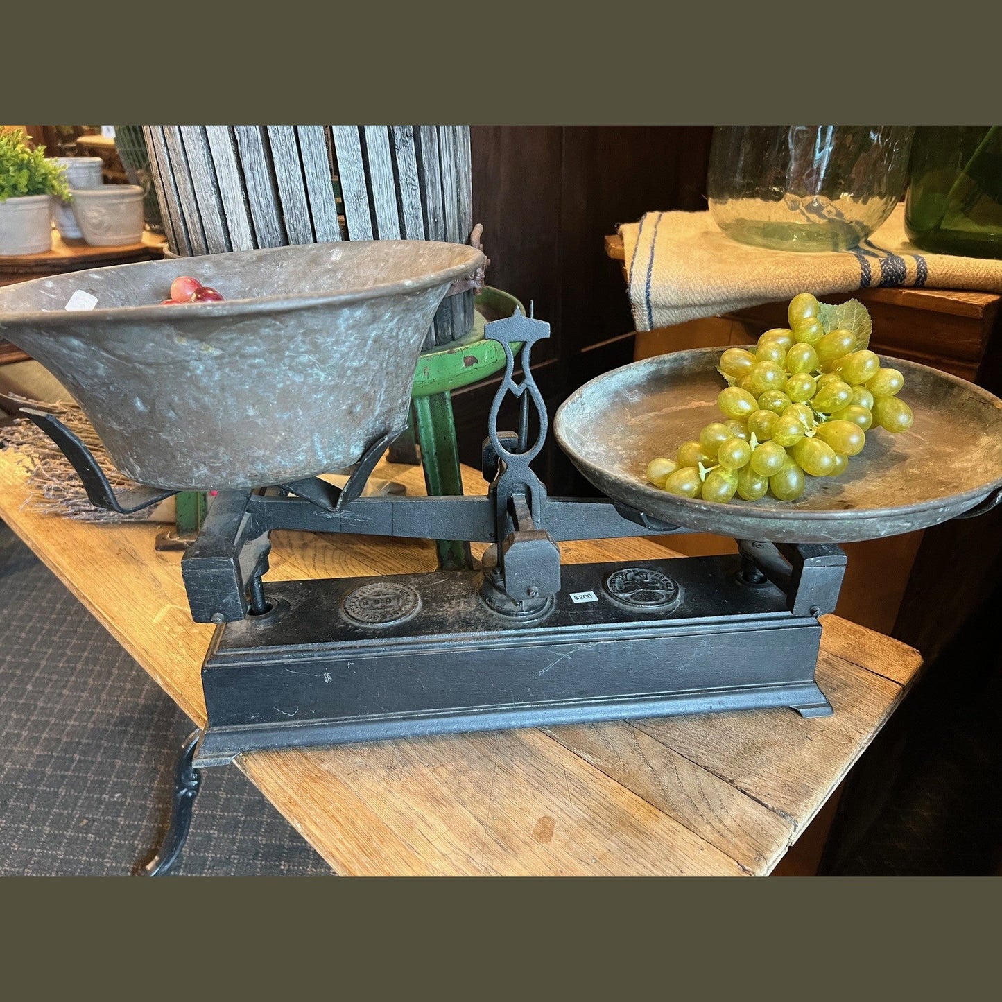 Vintage European Iron Scale - Black, Medium, #365